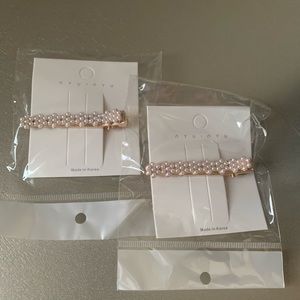 NWT - *Set of 2* Simulated pearl hair clips